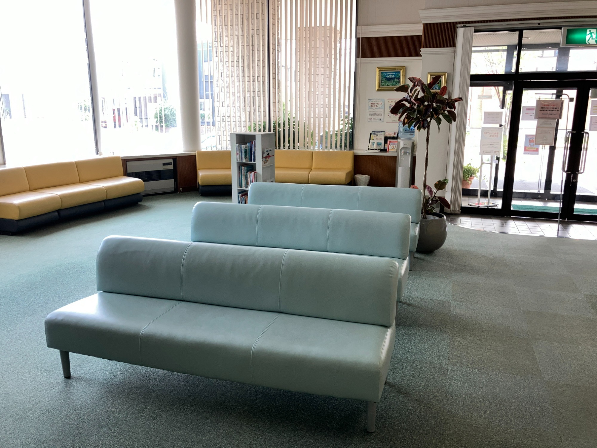さとう耳鼻咽喉科医院　待合室